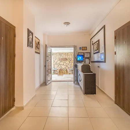 Διαμέρισμα Near To Center And *